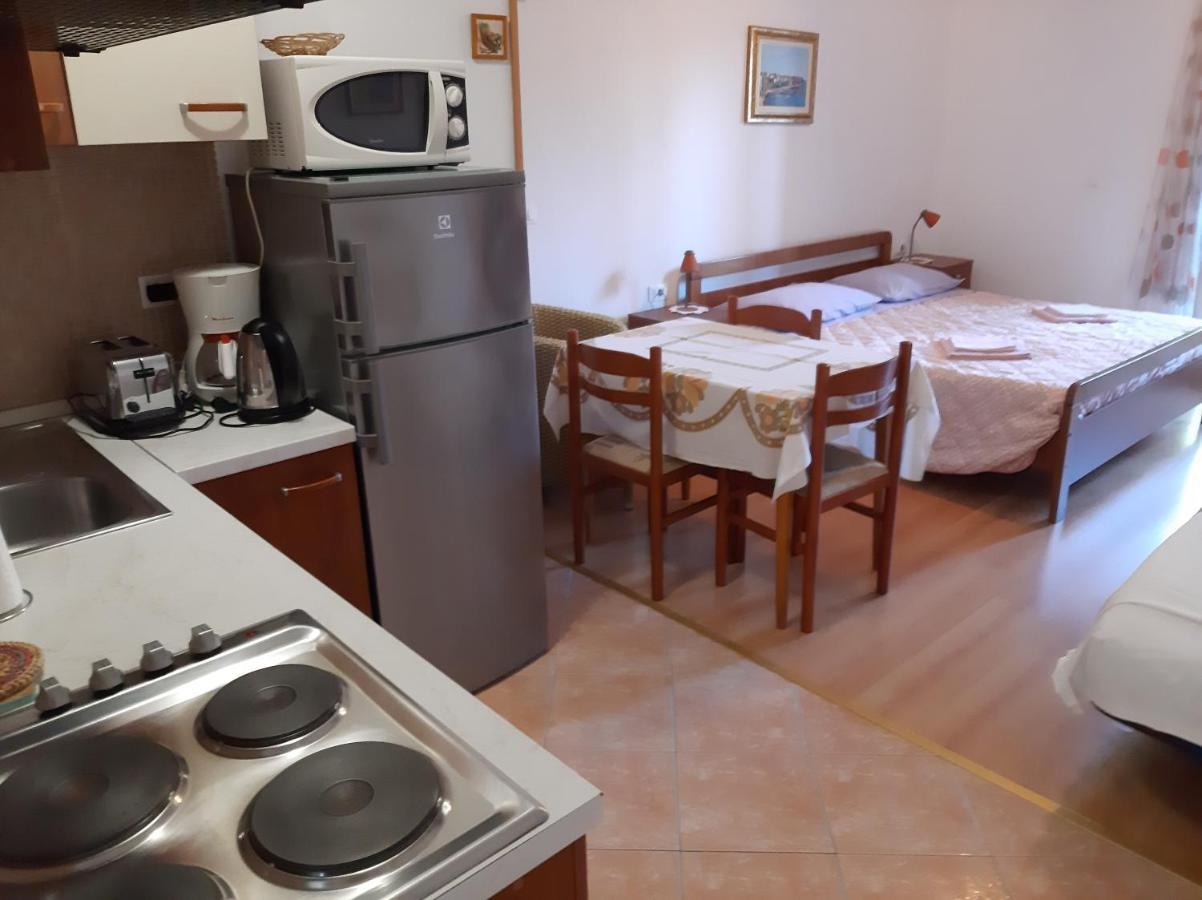 Apartments N & V Πόρετς Εξωτερικό φωτογραφία