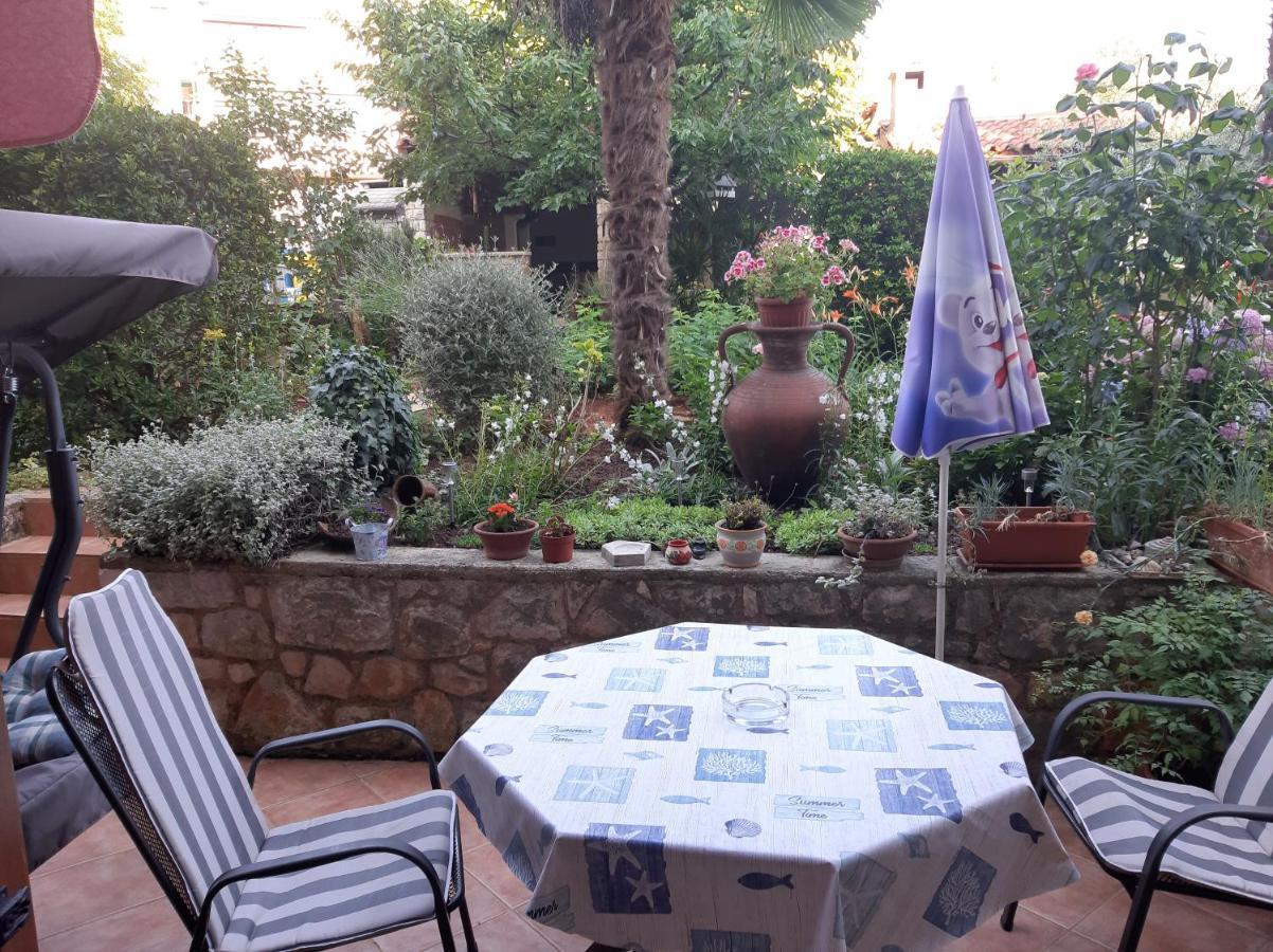 Apartments N & V Πόρετς Εξωτερικό φωτογραφία
