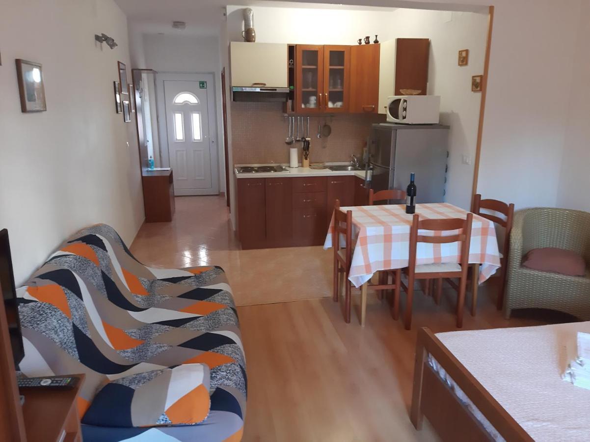 Apartments N & V Πόρετς Εξωτερικό φωτογραφία