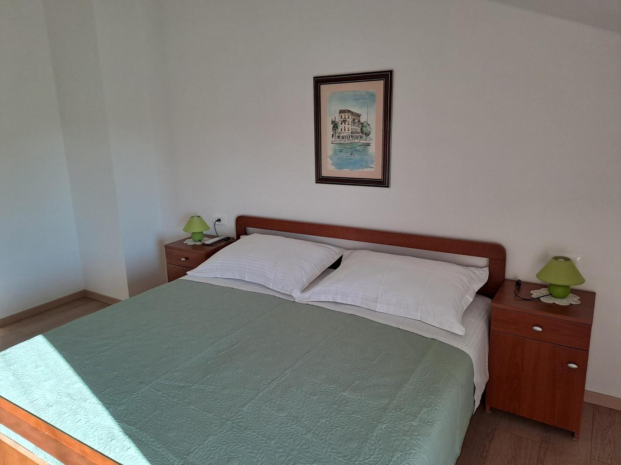 Apartments N & V Πόρετς Εξωτερικό φωτογραφία