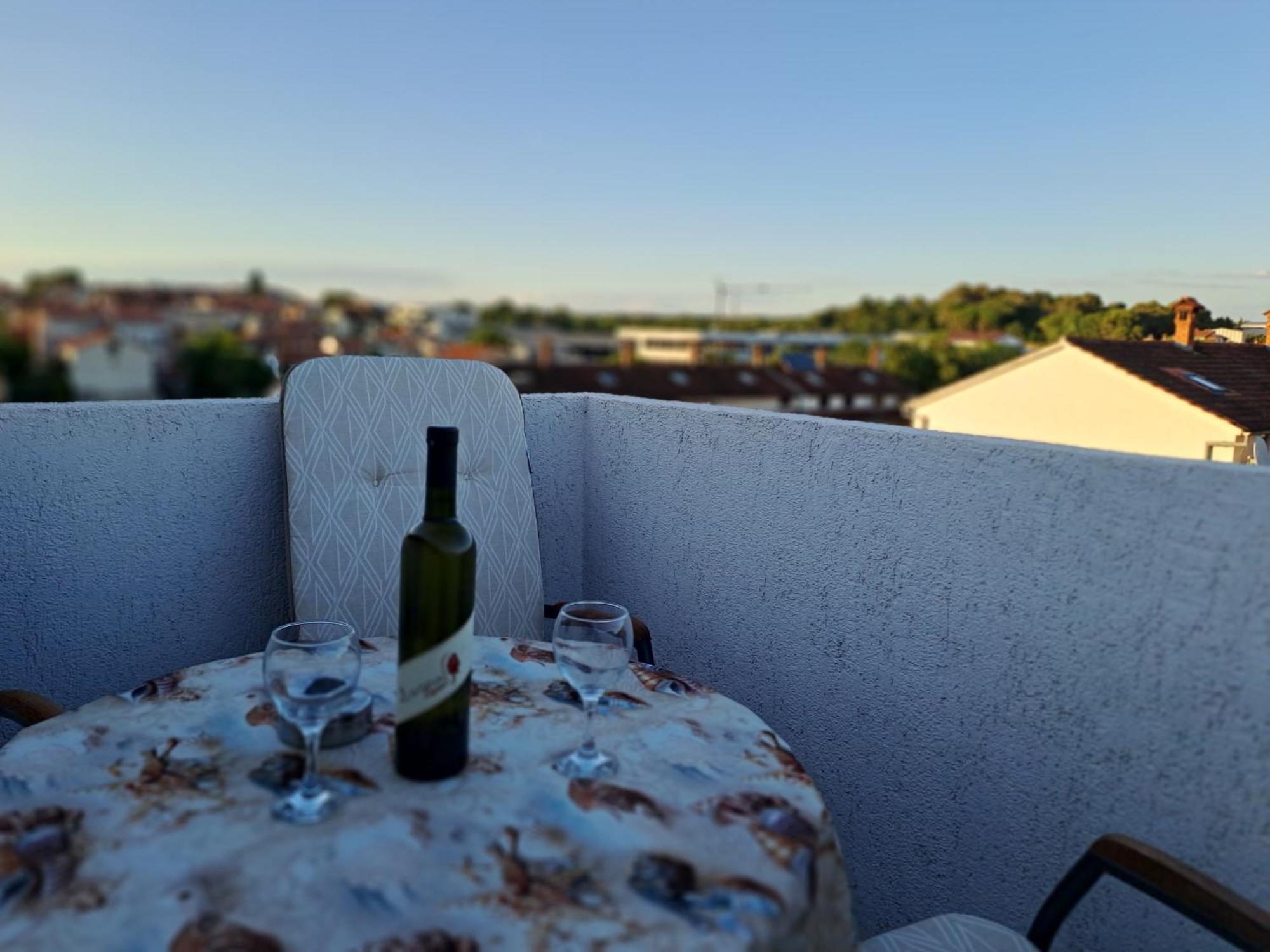 Apartments N & V Πόρετς Εξωτερικό φωτογραφία