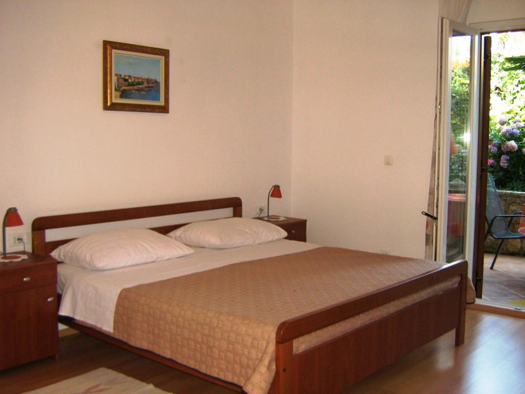 Apartments N & V Πόρετς Εξωτερικό φωτογραφία