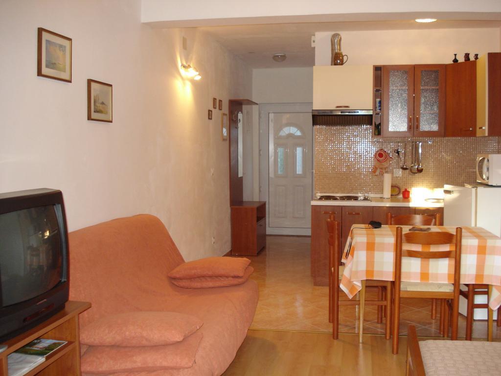 Apartments N & V Πόρετς Εξωτερικό φωτογραφία